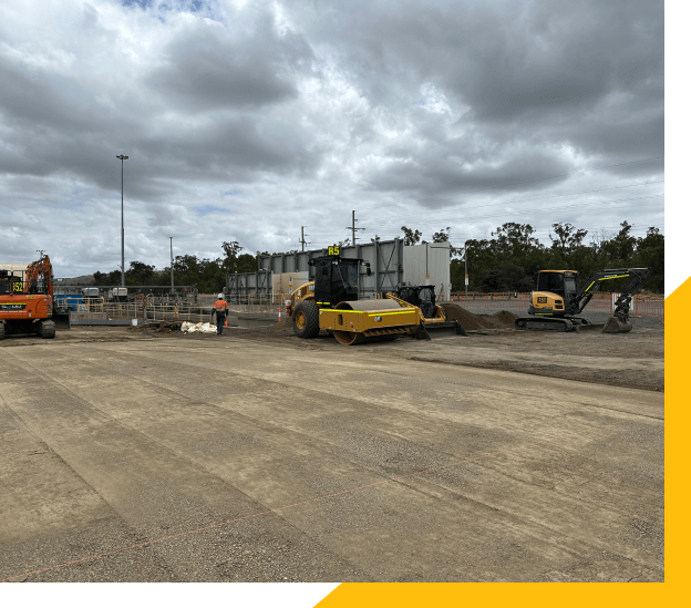 Construction site with heavy machinery in operation, representing Slamm Services' expertise in civil and construction prjects. Construction site with heavy machinery in operation, representing Slamm Services' expertise in civil and construction prjects.